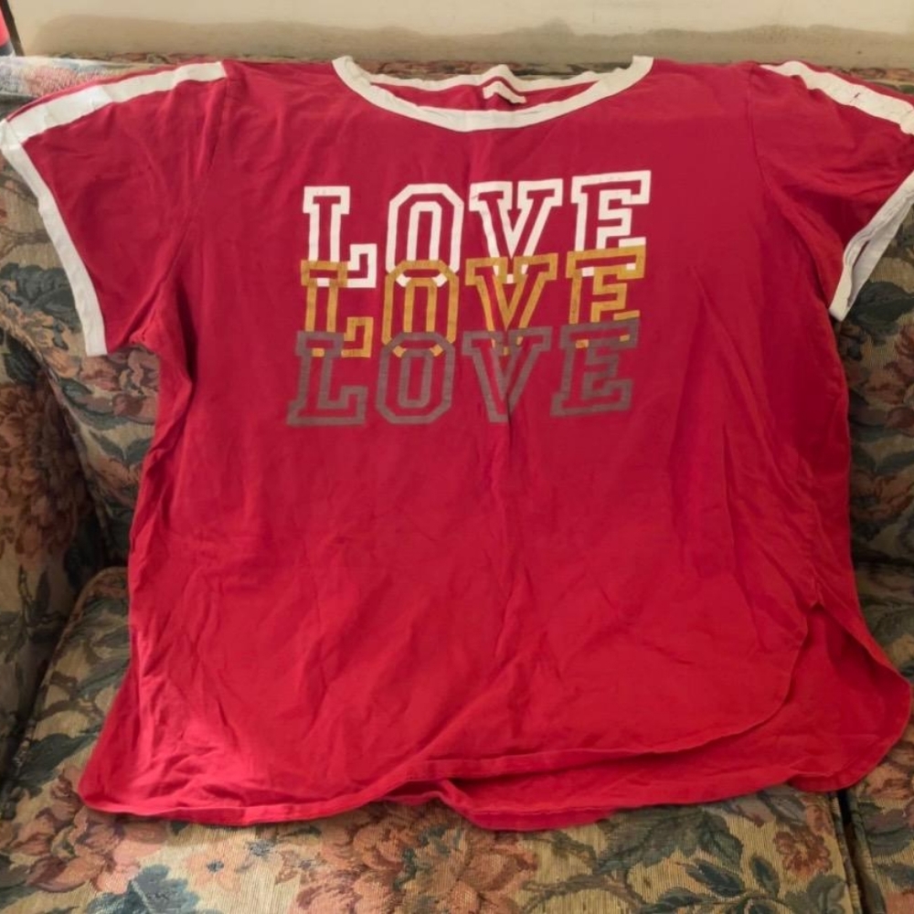 Women's graphic t-shirt